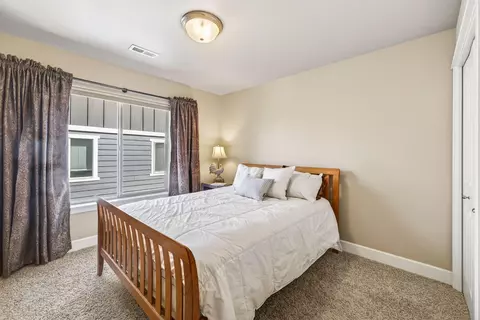 19601 Hollygrape St, Bend, OR 97702 photo 25