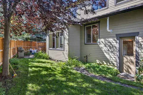 19601 Hollygrape St, Bend, OR 97702 photo 29