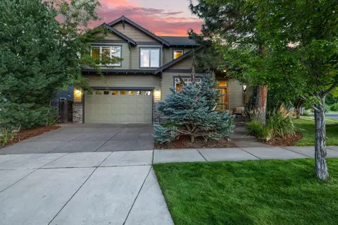 19601 Hollygrape St, Bend, OR 97702