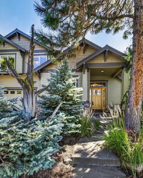 19601 Hollygrape St, Bend, OR 97702 photo 2