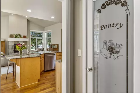19601 Hollygrape St, Bend, OR 97702 photo 14
