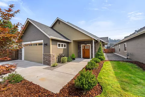 1764 Harbeck Rd, Grants Pass, OR 97527