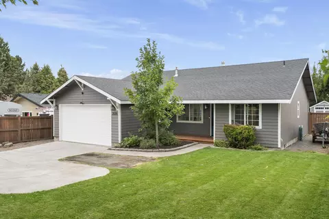2535 NW 10th St, Redmond, OR 97756