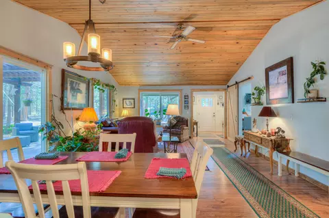 Dining - 17592 Holgate Rd, La Pine, OR 97739 photo 1 of 2