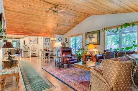 Living - 17592 Holgate Rd, La Pine, OR 97739 photo 1 of 2