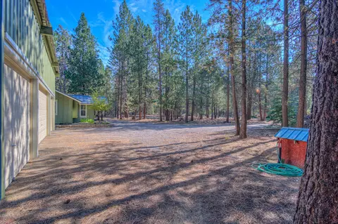 Exterior - 17592 Holgate Rd, La Pine, OR 97739 photo 10 of 11