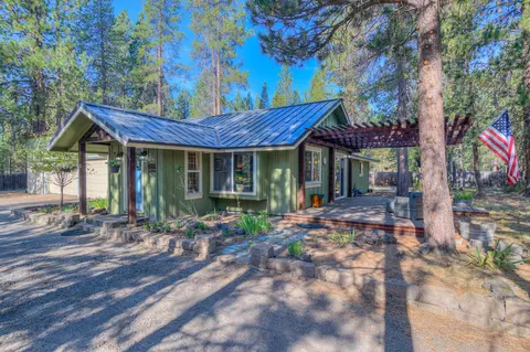 17592 Holgate Rd, La Pine, OR 97739