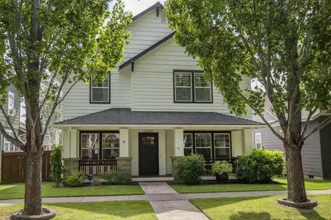 21349 Oakview Dr, Bend, OR 97701