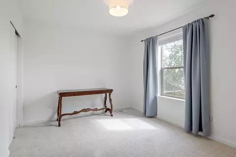 Bedroom - 21349 Oakview Dr, Bend, OR 97701 photo 2 of 3
