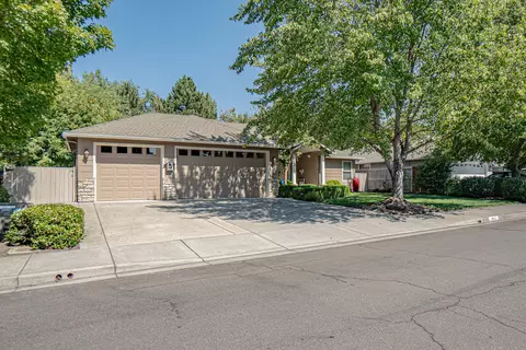 3523 Alderwood Dr, Medford, OR 97504