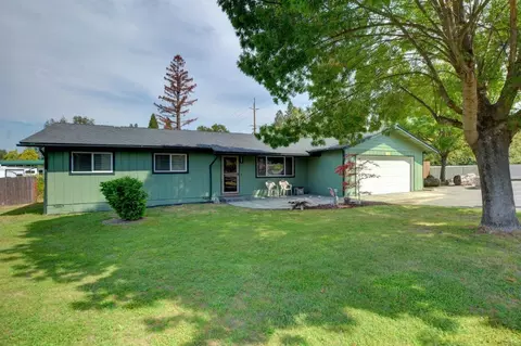 112 Arroyo Dr, Grants Pass, OR 97527