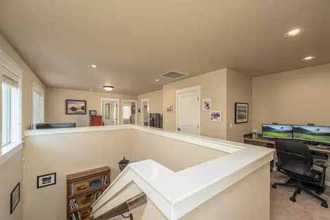 Entry Way - 63138 Dakota Dr, Bend, OR 97701 photo 4 of 4