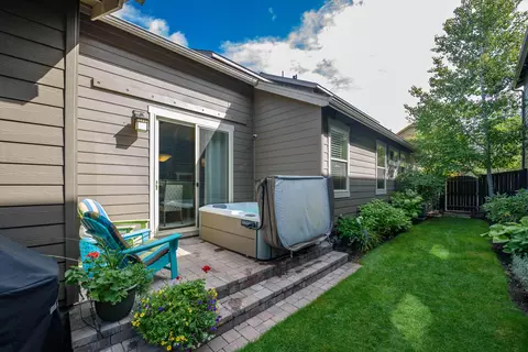 Exterior - 63138 Dakota Dr, Bend, OR 97701 photo 2 of 7