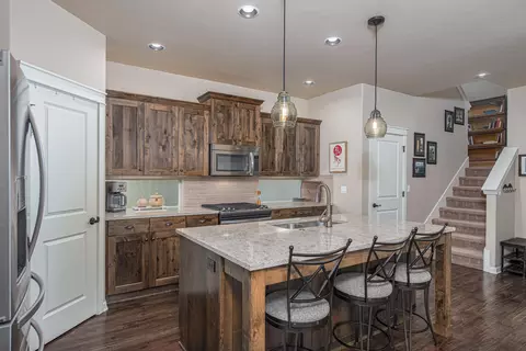 Kitchen - 63138 Dakota Dr, Bend, OR 97701 photo 1 of 5