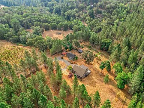 1505 Slagle Creek Rd, Grants Pass, OR 97527