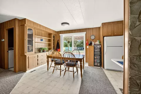 784 Meridian Rd, Eagle Point, OR 97524 photo 5