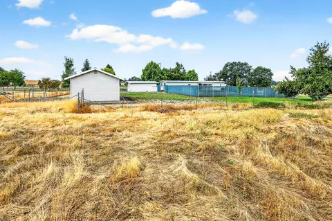 784 Meridian Rd, Eagle Point, OR 97524 photo 16