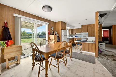 784 Meridian Rd, Eagle Point, OR 97524 photo 6
