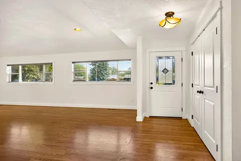3428 Hollywood Ave, Medford, OR 97501