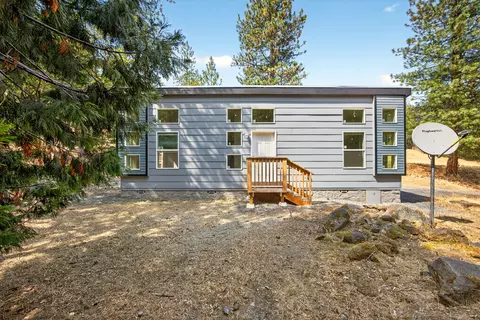 1979 Wagon Trail Dr, Jacksonville, OR 97530
