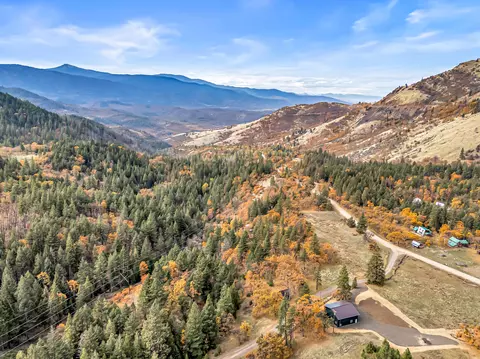 108 Baldy Creek Rd, Ashland, OR 97520