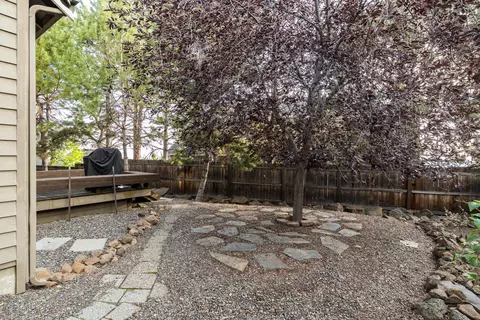 Exterior - 2440 NW 2nd St, Bend, OR 97703 photo 6 of 8