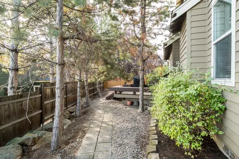 Exterior - 2440 NW 2nd St, Bend, OR 97703 photo 3 of 8