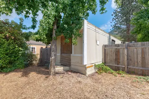 7001 Rogue River Hwy #SPC 18, Grants Pass, OR 97527
