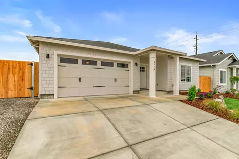 3718 Carlin Dr, Medford, OR 97504