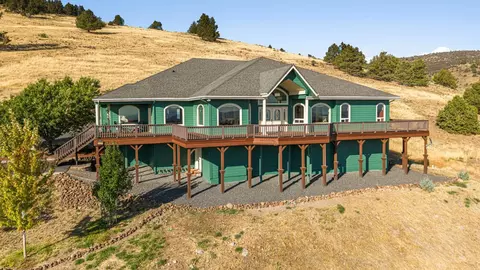 3427 Plum Hill Rd, Klamath Falls, OR 97601