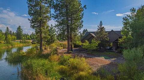 56508 Dancing Rock Loop #22, Bend, OR 97707
