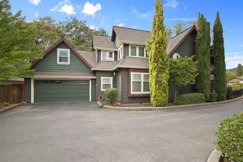 1613 SW I St, Grants Pass, OR 97526