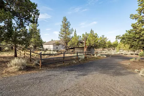 64499 Mcgrath Rd, Bend, OR 97701 photo 38