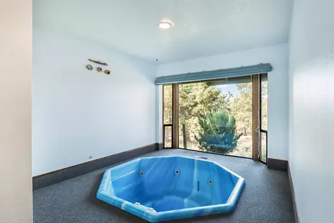64499 Mcgrath Rd, Bend, OR 97701 photo 20