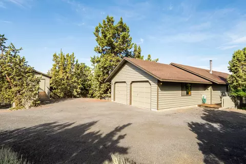64499 Mcgrath Rd, Bend, OR 97701 photo 2