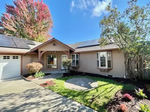 260 Arnos St, Talent, OR 97540