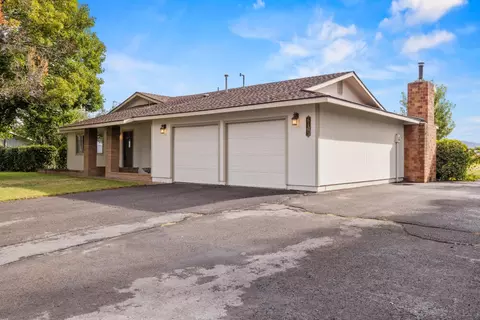 6105 Logan Dr, Klamath Falls, OR 97603