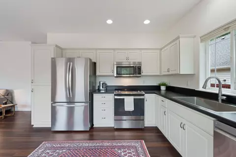 Kitchen - 19889 Powers Rd, Bend, OR 97702 photo 2 of 2
