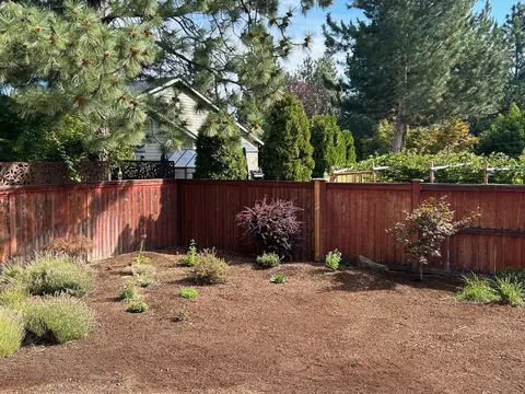 Exterior - 19889 Powers Rd, Bend, OR 97702 photo 6 of 7