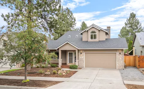 19889 Powers Rd, Bend, OR 97702