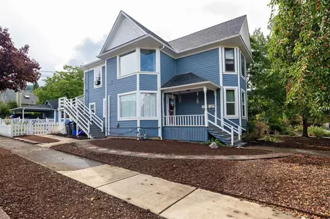 770 Iowa St, Ashland, OR 97520