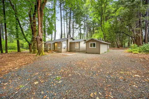 Exterior - 367 Madrona Dr, Cave Junction, OR 97523 photo 7 of 11