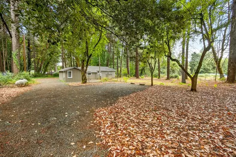 Exterior - 367 Madrona Dr, Cave Junction, OR 97523 photo 2 of 11