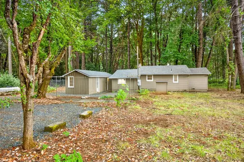 Exterior - 367 Madrona Dr, Cave Junction, OR 97523 photo 3 of 11