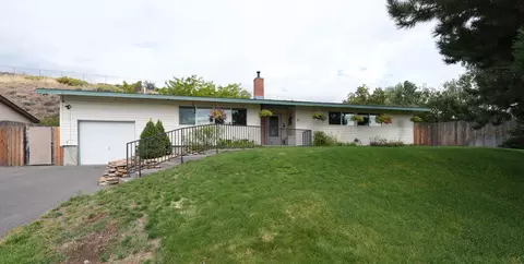 10073 Westbrook Dr, Klamath Falls, OR 97603