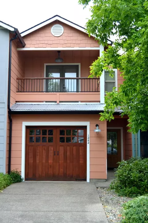 1242 Fruitdale Dr, Grants Pass, OR 97527