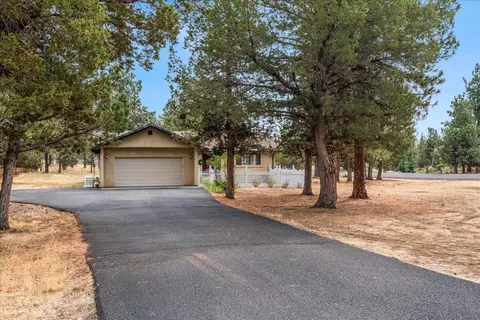 70120 Mustang Dr, Sisters, OR 97759