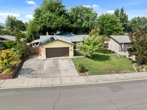 1228 Douglas Ave, Medford, OR 97501