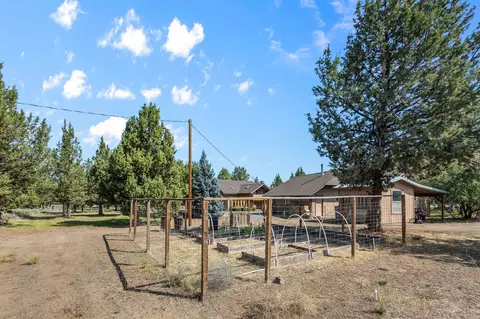 Exterior - 61235 Ward Rd, Bend, OR 97702 photo 6 of 9