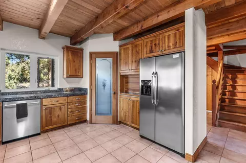 Kitchen - 61235 Ward Rd, Bend, OR 97702 photo 3 of 5